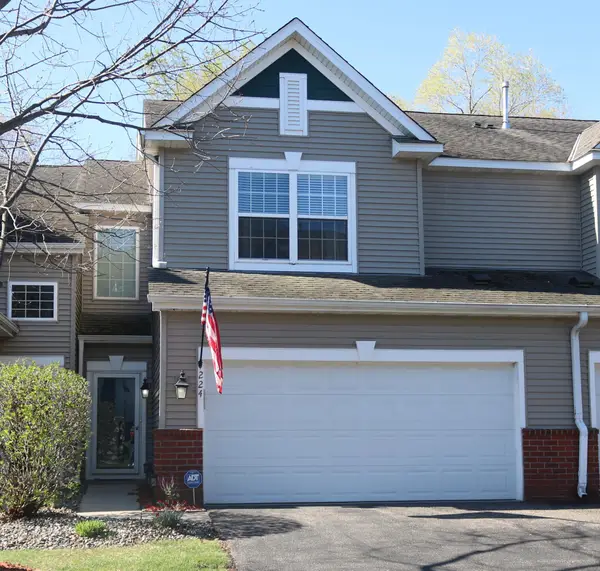 224 Heritage Lane, Circle Pines, MN 55014