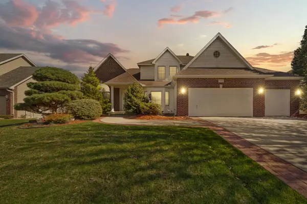 9756 211th Street W, Lakeville, MN 55044