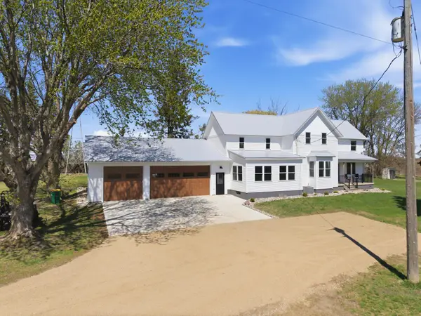 13291 Pony Road, Belle Plaine, MN 56011