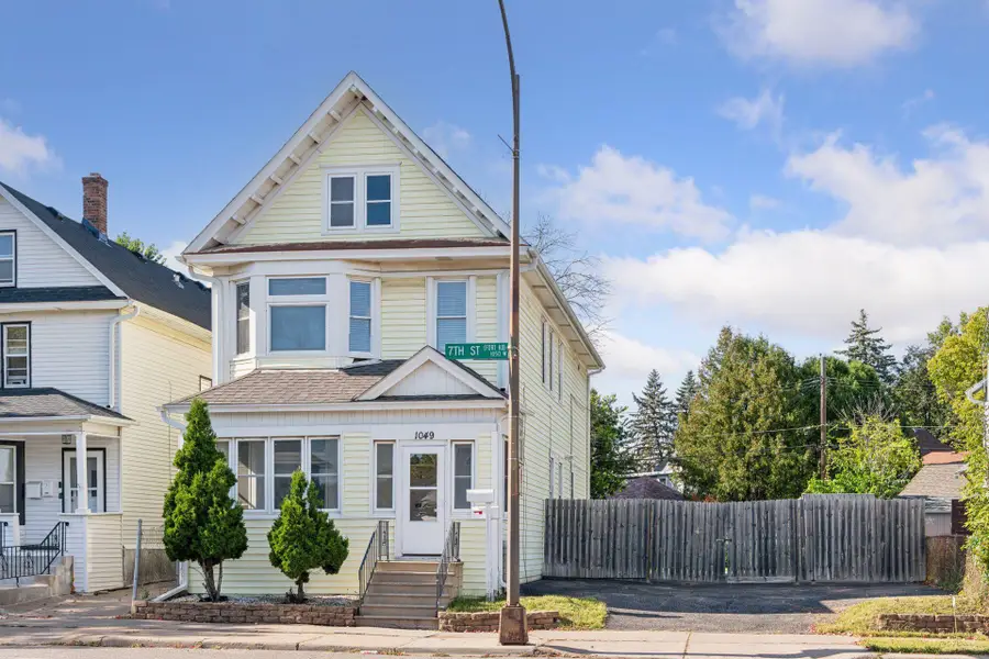 1049 7th Street W, Saint Paul, MN 55102 - #2