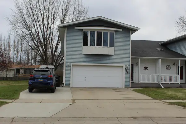 2108 28th Avenue S, Fargo, ND 58103