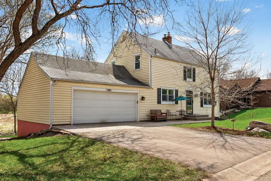 112231 Hutchins Court, Chaska, MN 55318 - #2