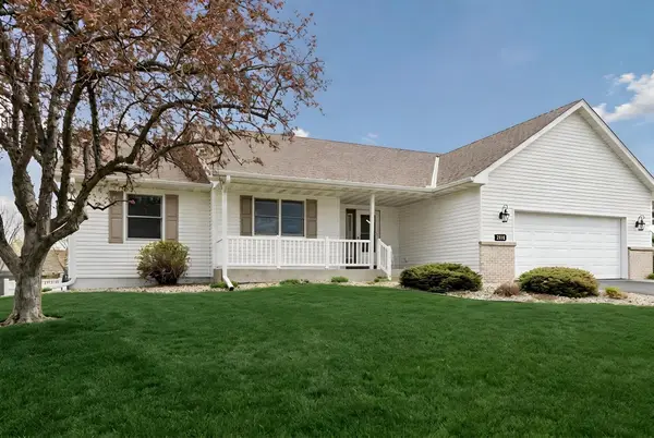 2409 Burl Oak Curve, Hudson, WI 54016