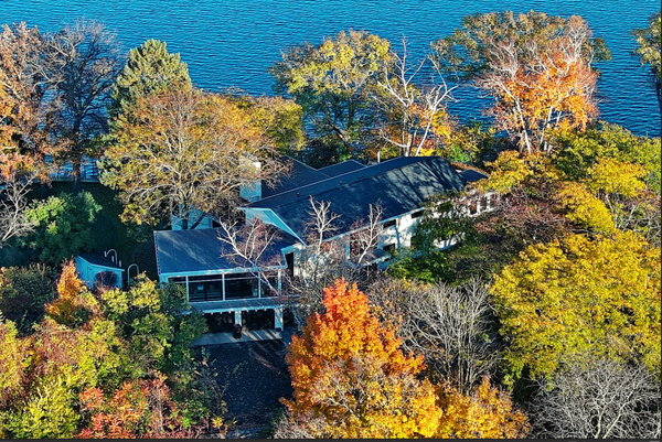 1300 Bracketts Point Road, Wayzata, MN 55391