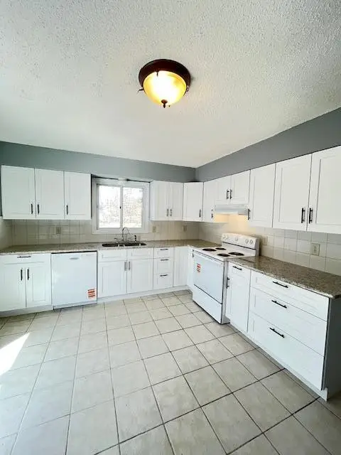 760 Larpenteur Avenue E, Saint Paul, MN 55117 - #3