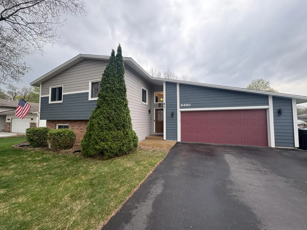8490 Knollwood Drive, Mounds View, MN 55112 - #1