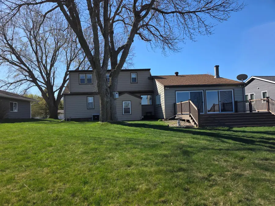 1532 S Shore Drive, Worthington, MN 56187 - #3