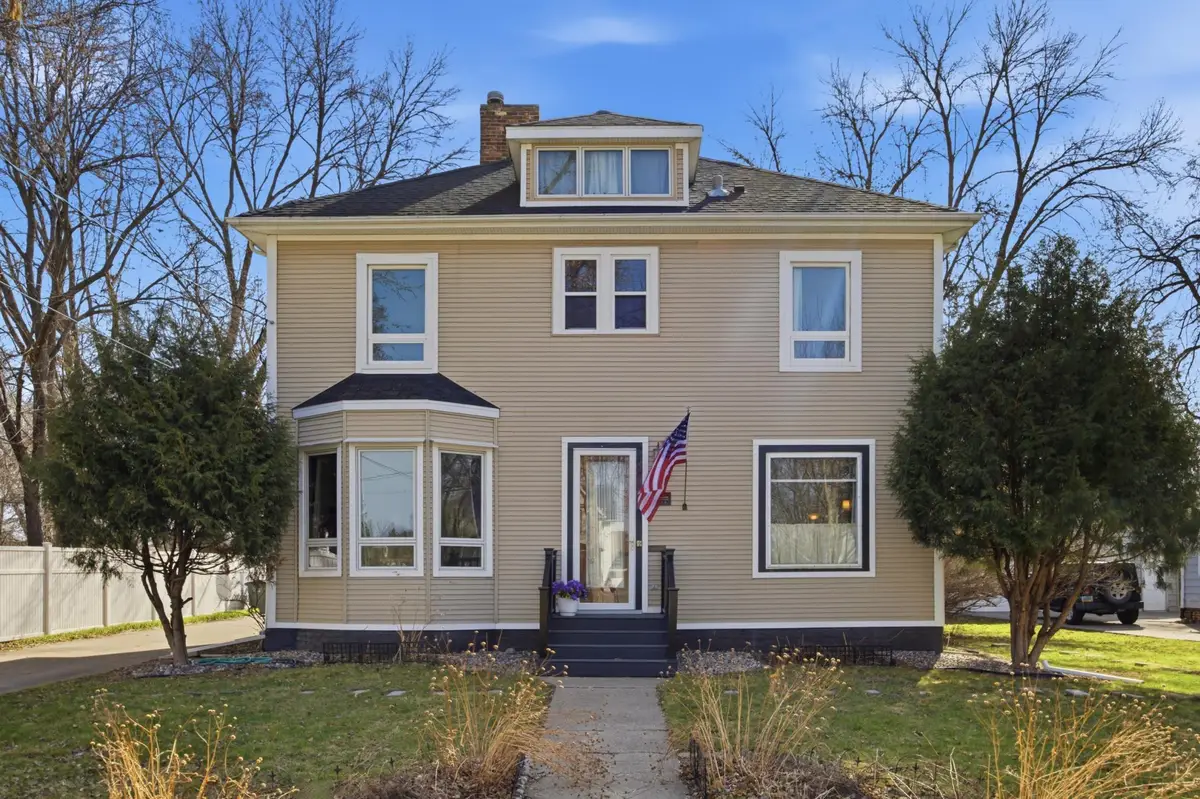 610 9th Street S, Moorhead, MN 56560 - #1