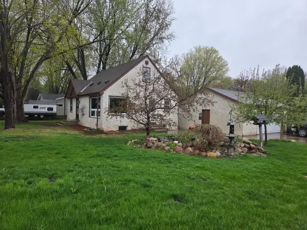 107 5th Street S, Delano, MN 55328