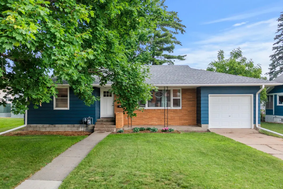 305 Main Street E, New Prague, MN 56071 - #1