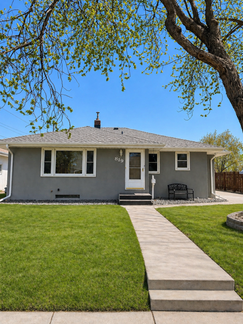 819 2nd Avenue S, South Saint Paul, MN 55075