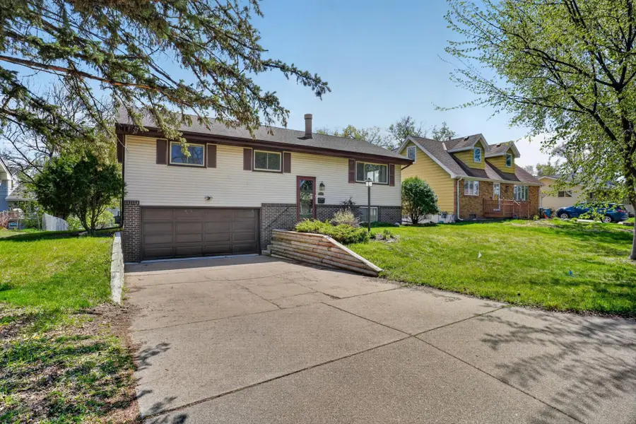 4520 Perry Avenue N, Robbinsdale, MN 55422 - #2