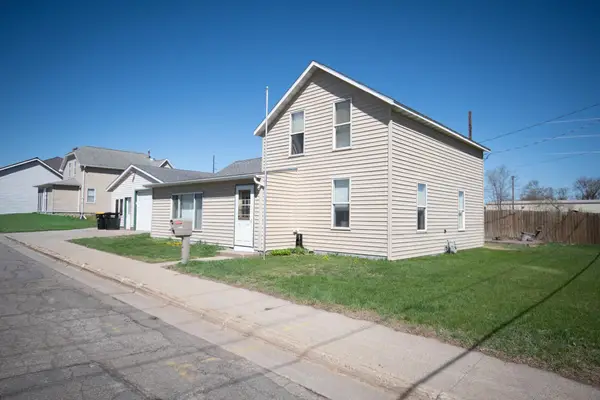 402 2nd Street S, Sauk Centre, MN 56378