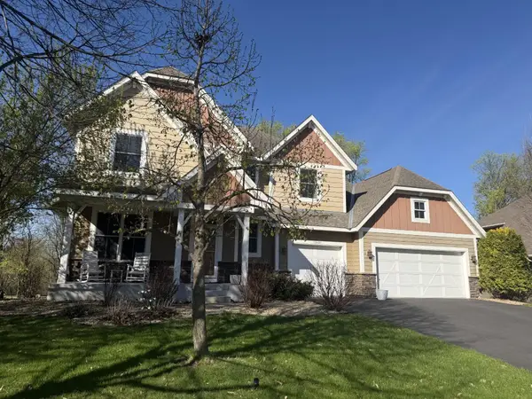 10601 Watersedge Lane, Woodbury, MN 55129