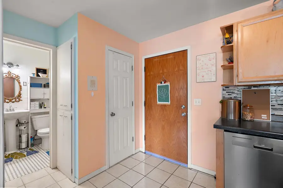 2112 Garfield Avenue #14, Minneapolis, MN 55405 - #3