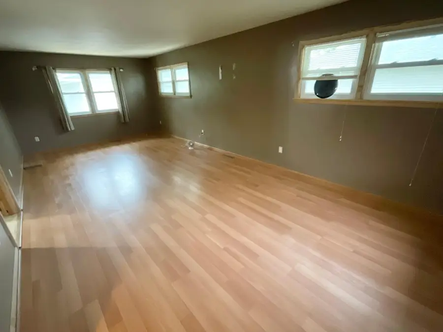 2102 W Oakland Avenue, Austin, MN 55912 - #2