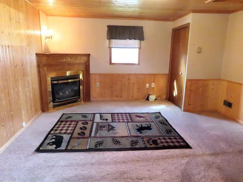 911 Hamilton Avenue Ne, Red Lake Falls, MN 56750 - #3