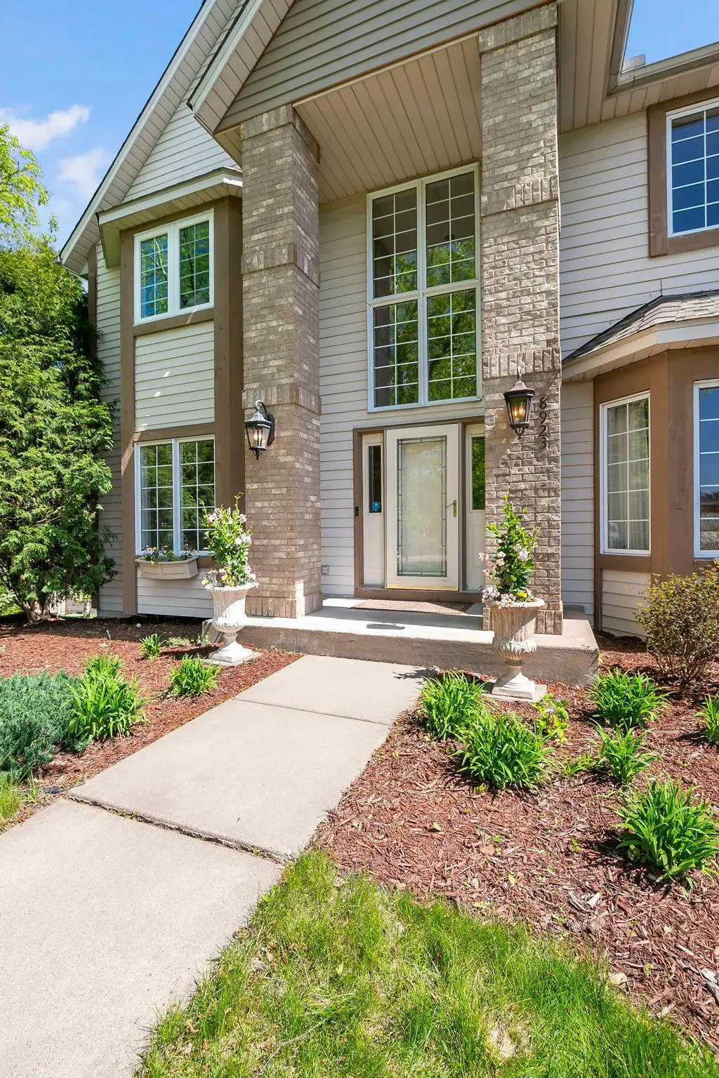 8923 Highland Bay, Woodbury, MN 55125 - #1