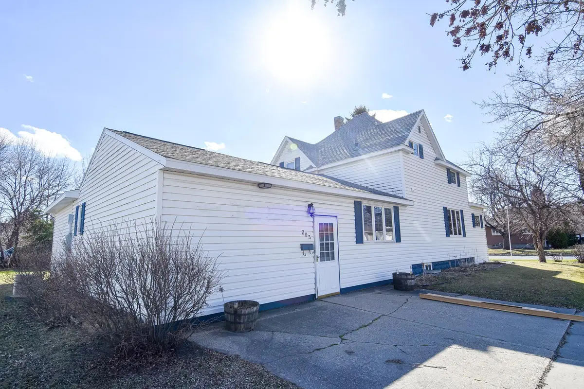 203 E Fletcher Avenue, Warren, MN 56762 - #1