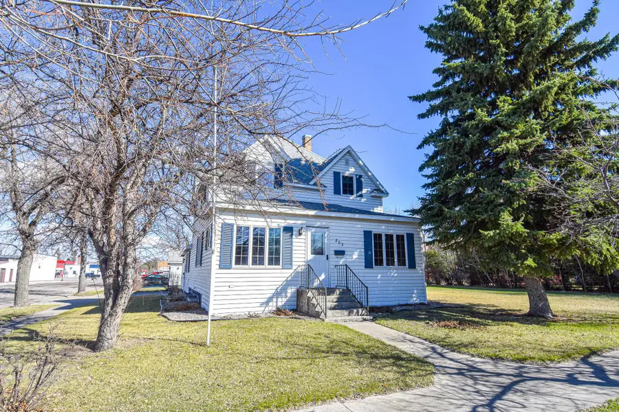 203 E Fletcher Avenue, Warren, MN 56762 - #2
