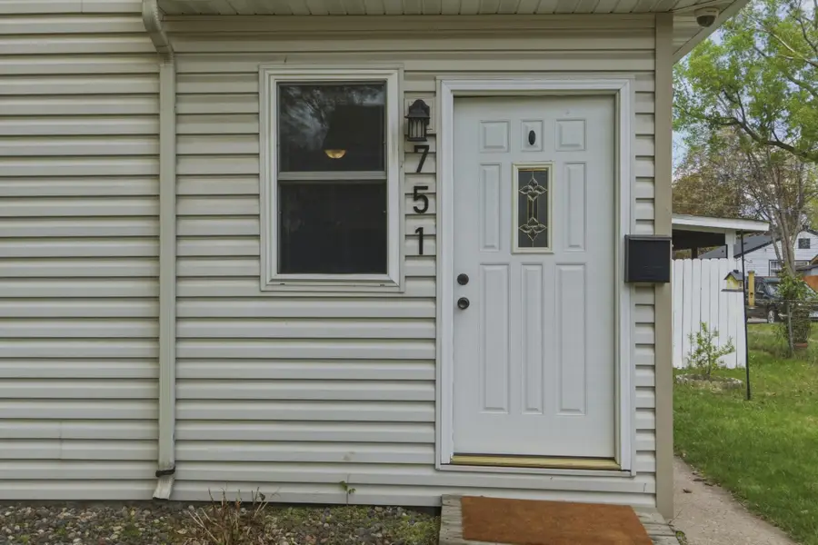 751 Minnehaha Avenue W, Saint Paul, MN 55104 - #3