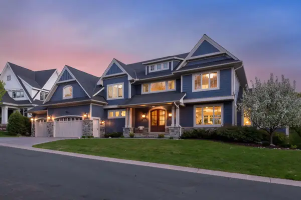 6671 Amberwood Lane, Chanhassen, MN 55317