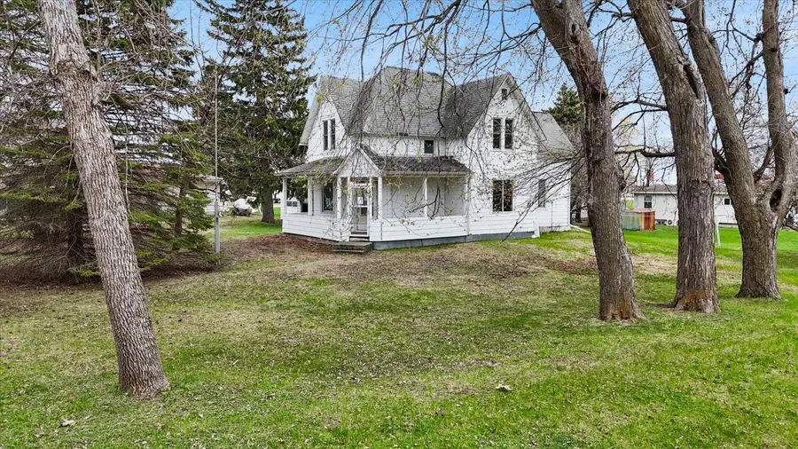 106 E Park Avenue, Fairfax, MN 55332 - #2