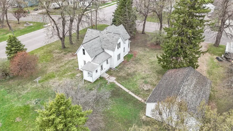 106 E Park Avenue, Fairfax, MN 55332 - #3