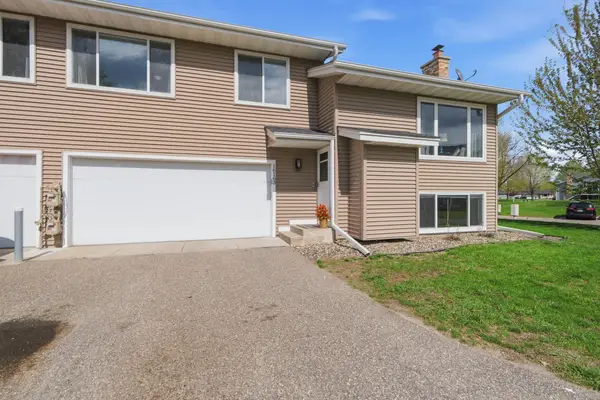 16163 Flagstaff Court S, Rosemount, MN 55068