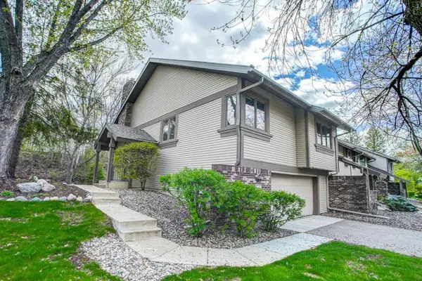 9222 Decatur Avenue S, Bloomington, MN 55438