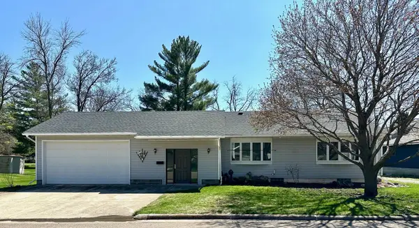 227 2nd Avenue N, Emmons, MN 56029