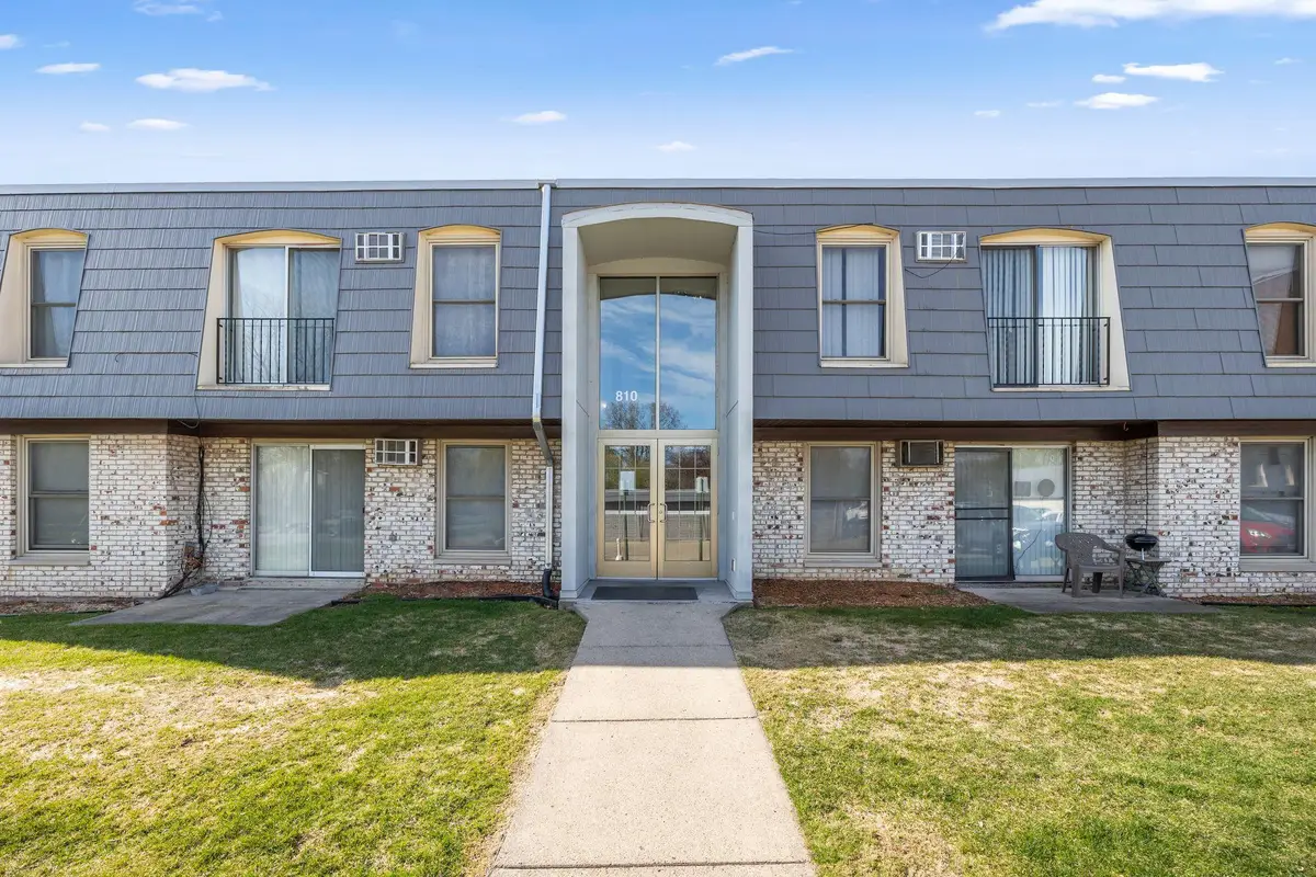 810 9th Avenue S #8, Hopkins, MN 55343 - #1