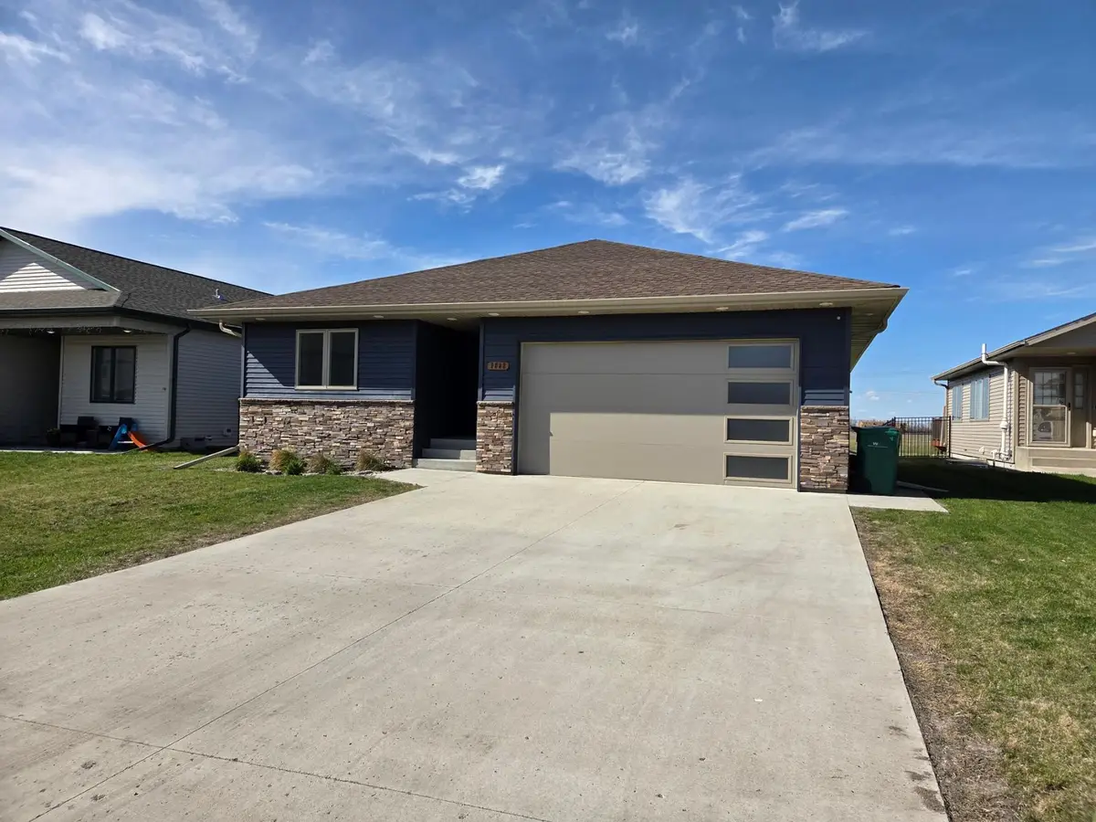 1882 18th Avenue N, Wahpeton, ND 58075 - #1