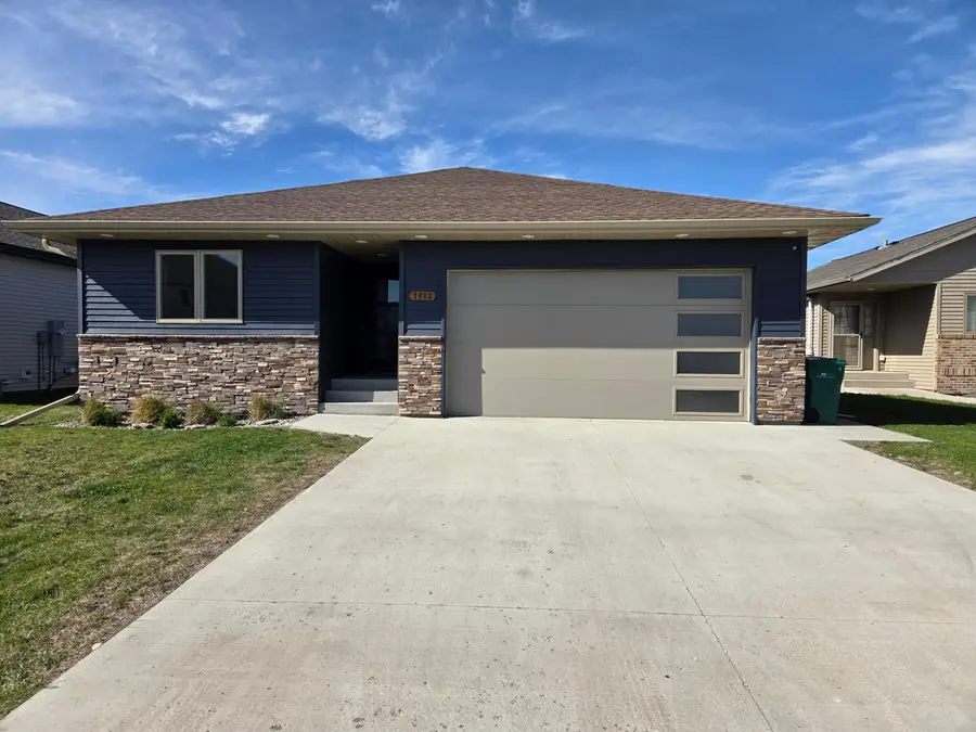 1882 18th Avenue N, Wahpeton, ND 58075 - #2