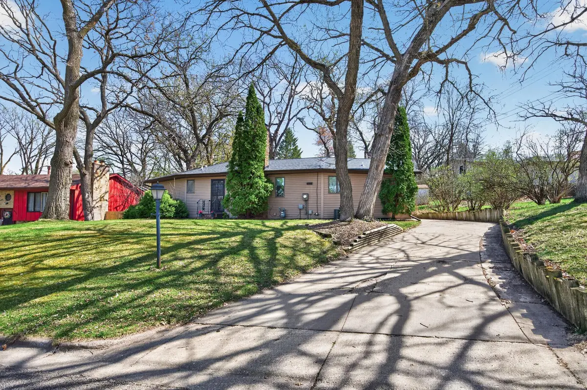 6109 27th Street N, Oakdale, MN 55128 - #1