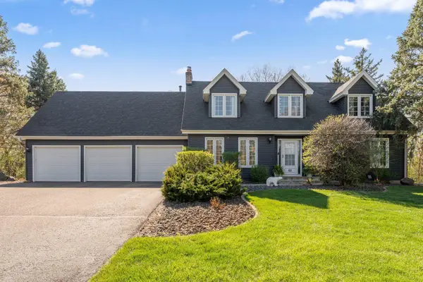 60 Deer Hills Court, North Oaks, MN 55127