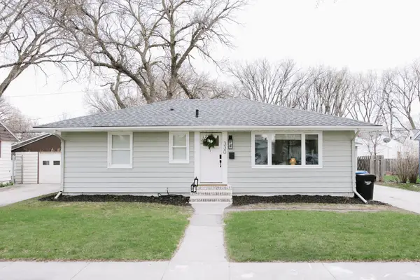 330 21st Avenue N, Fargo, ND 58102