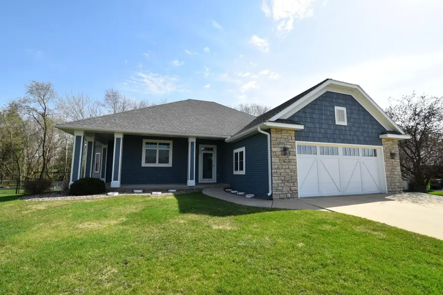 645 Lancaster Boulevard, Zumbrota, MN 55992 - #2