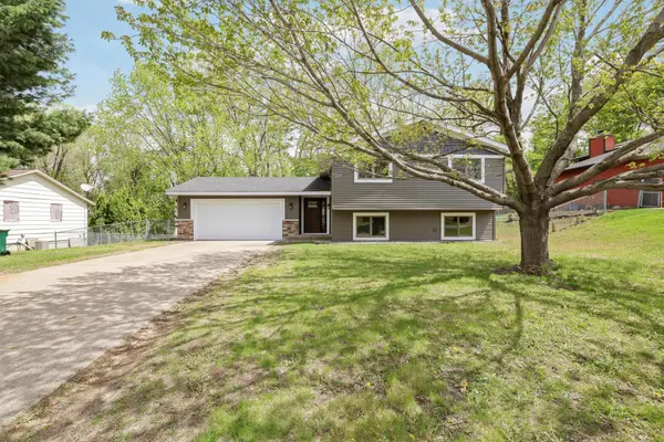 8128 Dawn Avenue, Inver Grove Heights, MN 55076