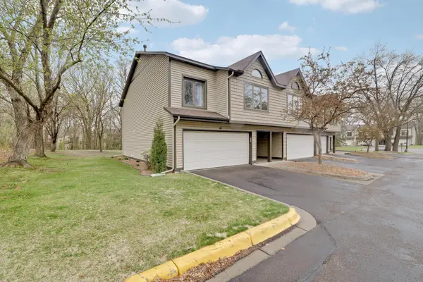 16 110th Lane Nw, Coon Rapids, MN 55448