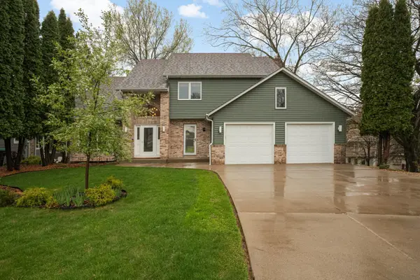 2577 Spirit Drive E, North Saint Paul, MN 55109
