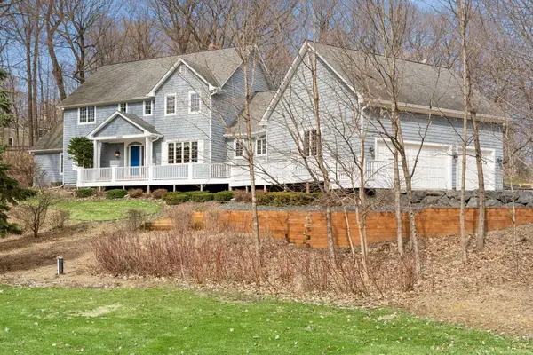 3050 Jamestown Road, Long Lake, MN 55356