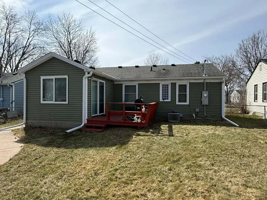 1675 Iowa Avenue E, Saint Paul, MN 55106 - #2