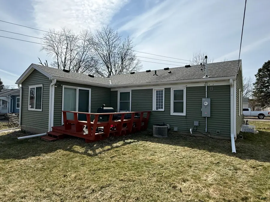 1675 Iowa Avenue E, Saint Paul, MN 55106 - #3