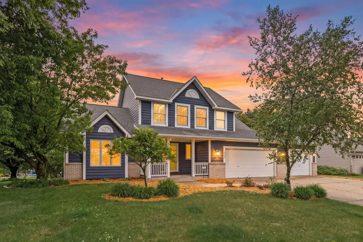 4441 Hillvale Avenue N, Oakdale, MN 55128 - #1
