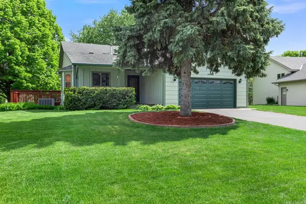 1009 Gramsey Place, Burnsville, MN 55306