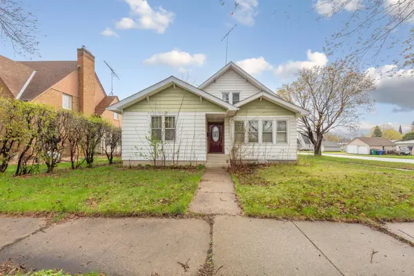 1606 Greeley Avenue N, Glencoe, MN 55336