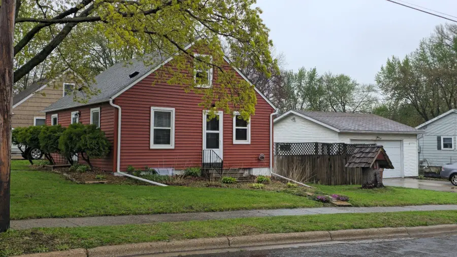 1302 W Clark Street, Albert Lea, MN 56007 - #2