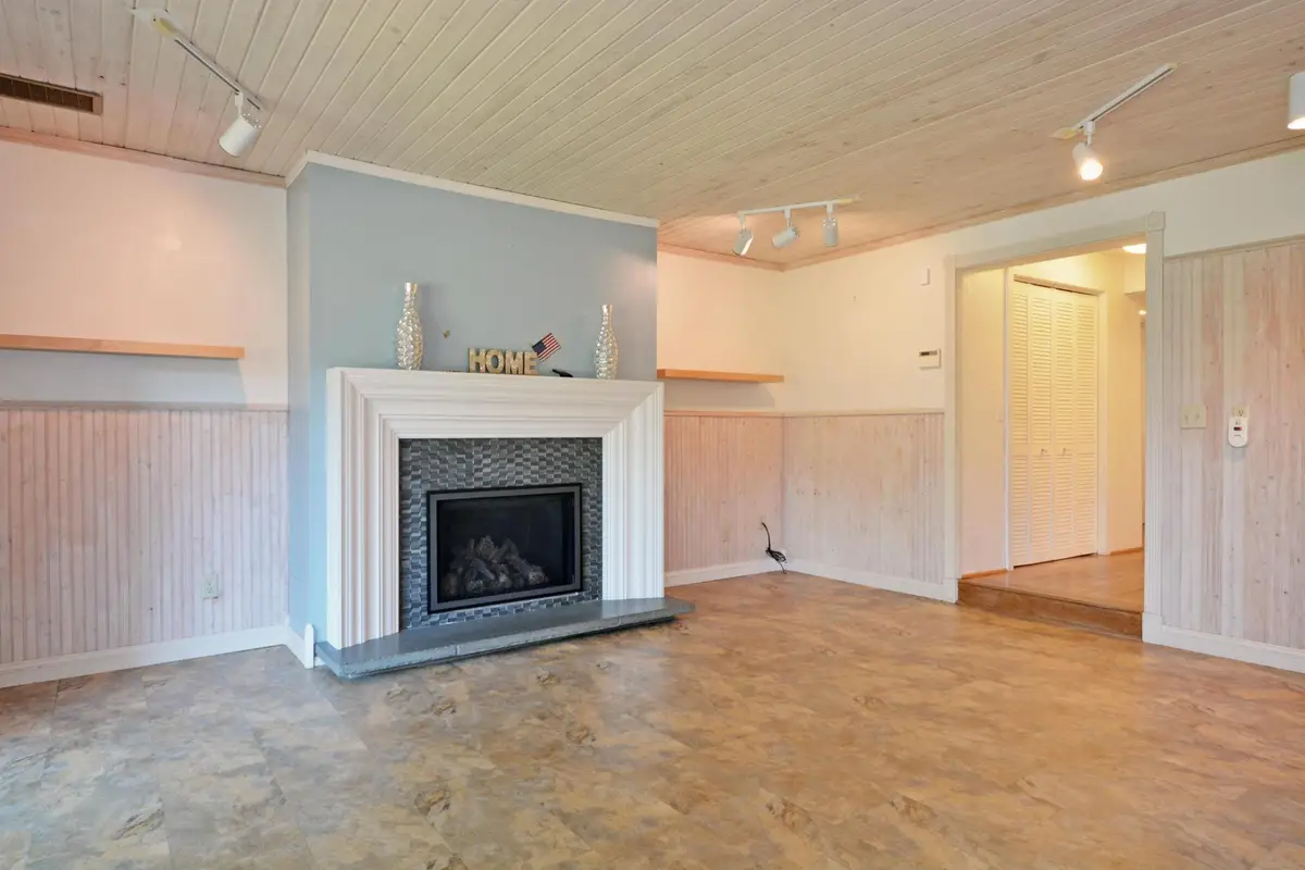 9588 County Road 5 Ne, North Branch, MN 55056 - #1