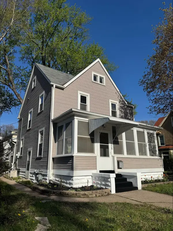 128 3rd Avenue S, South Saint Paul, MN 55075